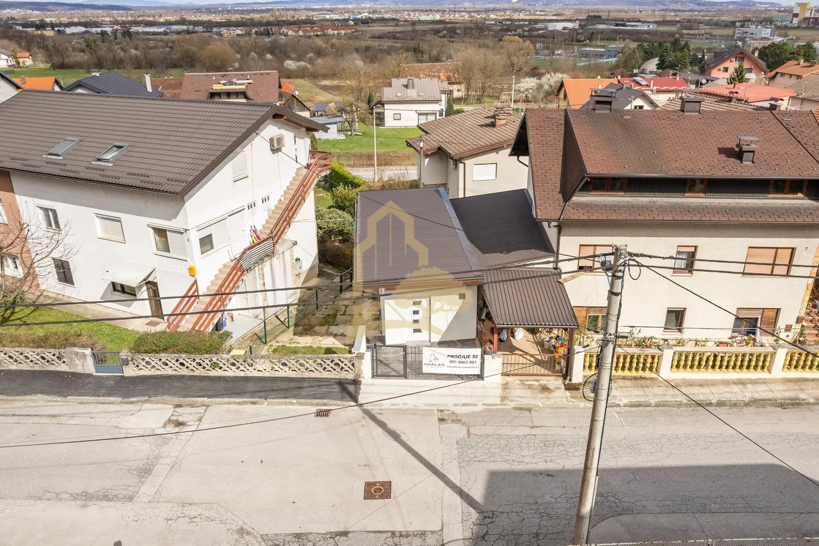 Adaptirana kuća s dva manja stana, Samobor