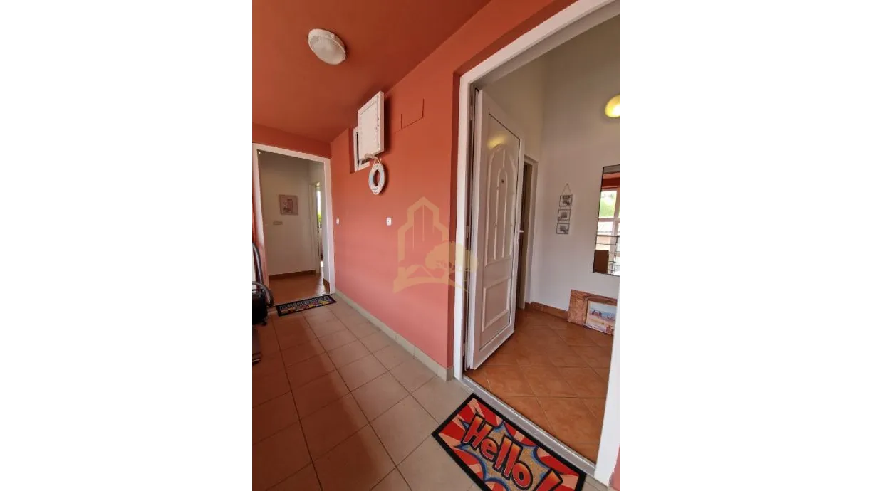 2 apartmana s pogledom na paški zaljev, 81m2 - slika 10