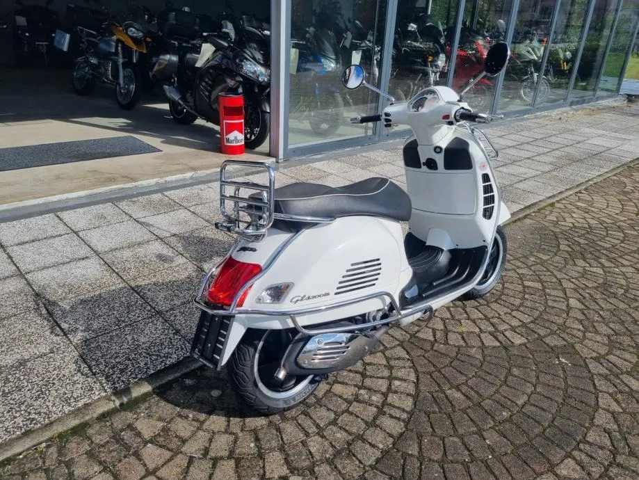 piaggio vespa gts 300 super, 2013 god. - slika 5