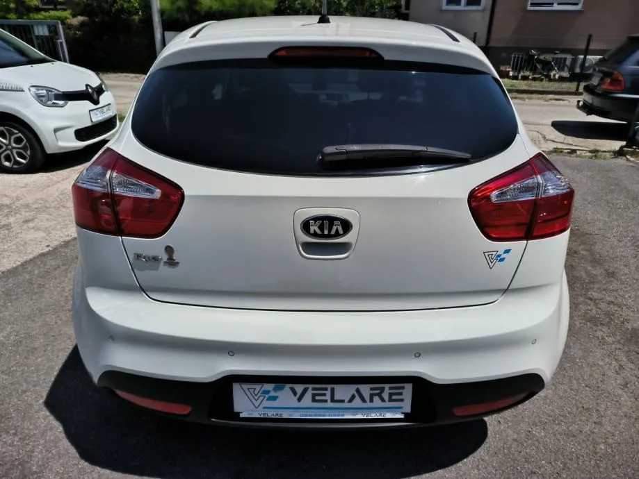 kia rio 1,2 fifa cup edition, servisna, jamstvo, reg. 1 godinu - slika 8