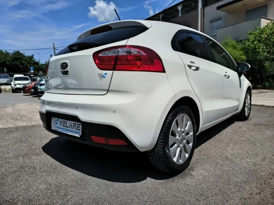 kia rio 1,2 fifa cup edition, servisna, jamstvo, reg. 1 godinu - slika 9
