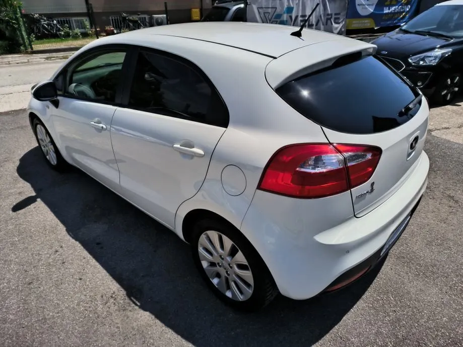 kia rio 1,2 fifa cup edition, servisna, jamstvo, reg. 1 godinu - slika 6