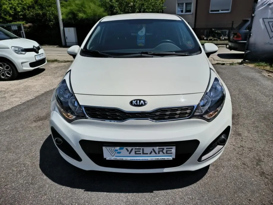 kia rio 1,2 fifa cup edition, servisna, jamstvo, reg. 1 godinu - slika 4