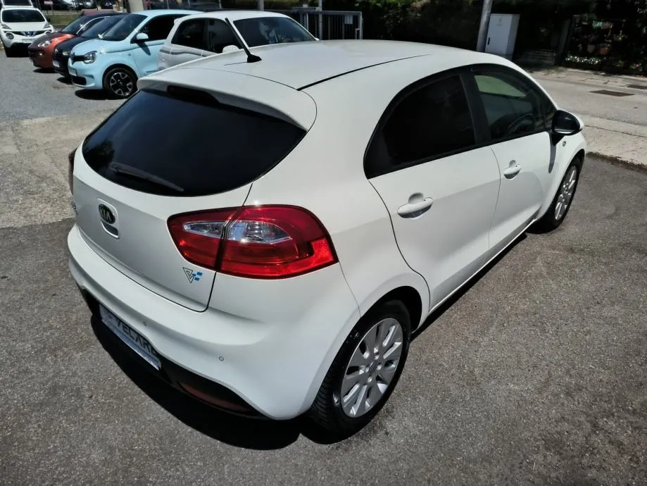 kia rio 1,2 fifa cup edition, servisna, jamstvo, reg. 1 godinu - slika 10