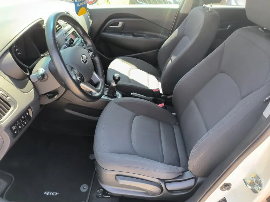 kia rio 1,2 fifa cup edition, servisna, jamstvo, reg. 1 godinu - slika 11