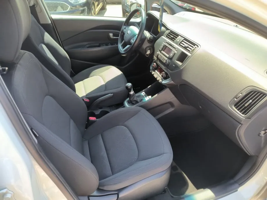 kia rio 1,2 fifa cup edition, servisna, jamstvo, reg. 1 godinu - slika 13