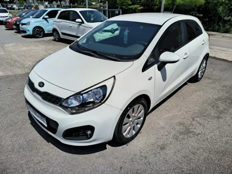 kia rio 1,2 fifa cup edition, servisna, jamstvo, reg. 1 godinu - slika 5