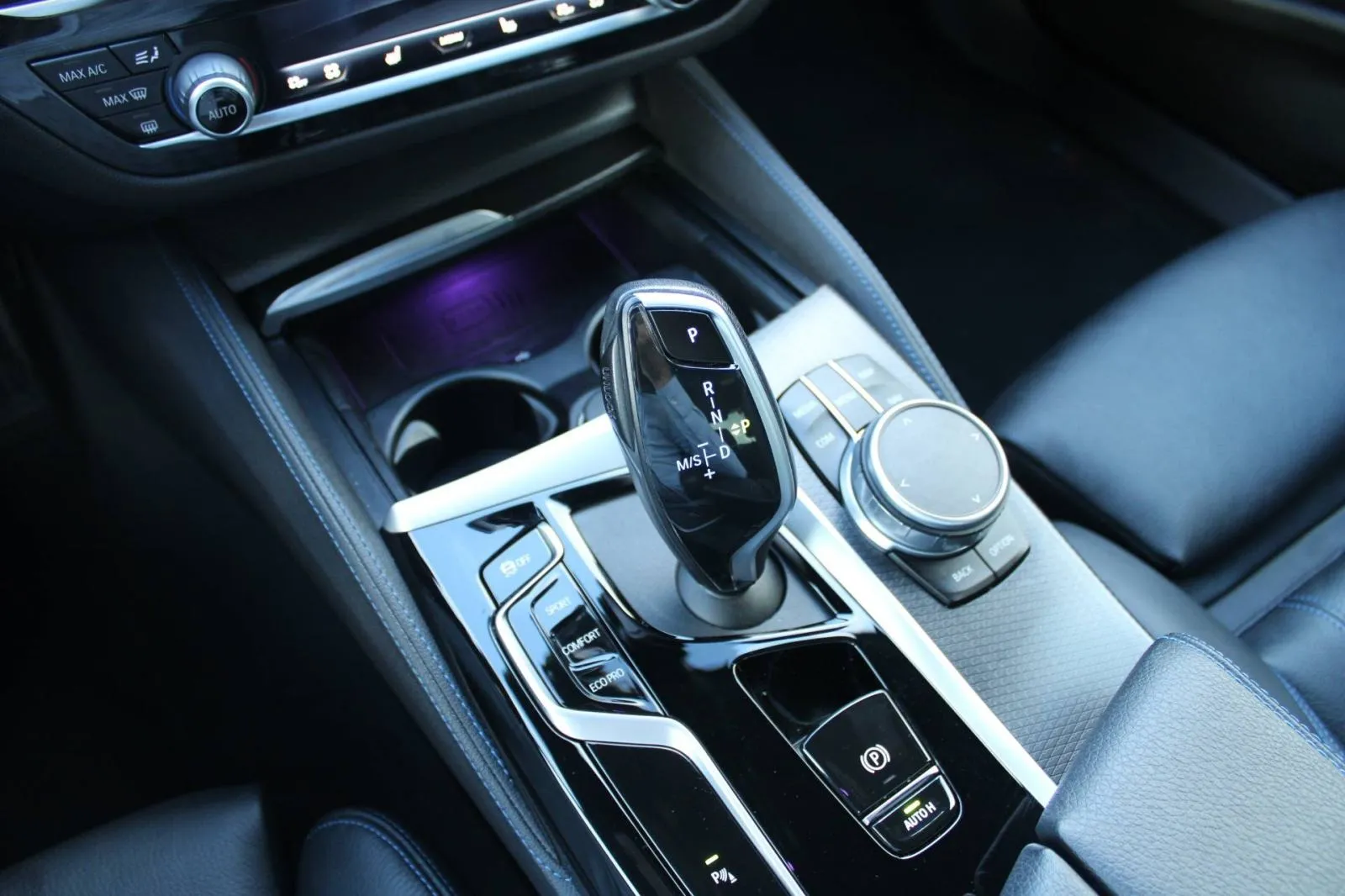 bmw serija 5 530d xdrive m-paket - slika 20