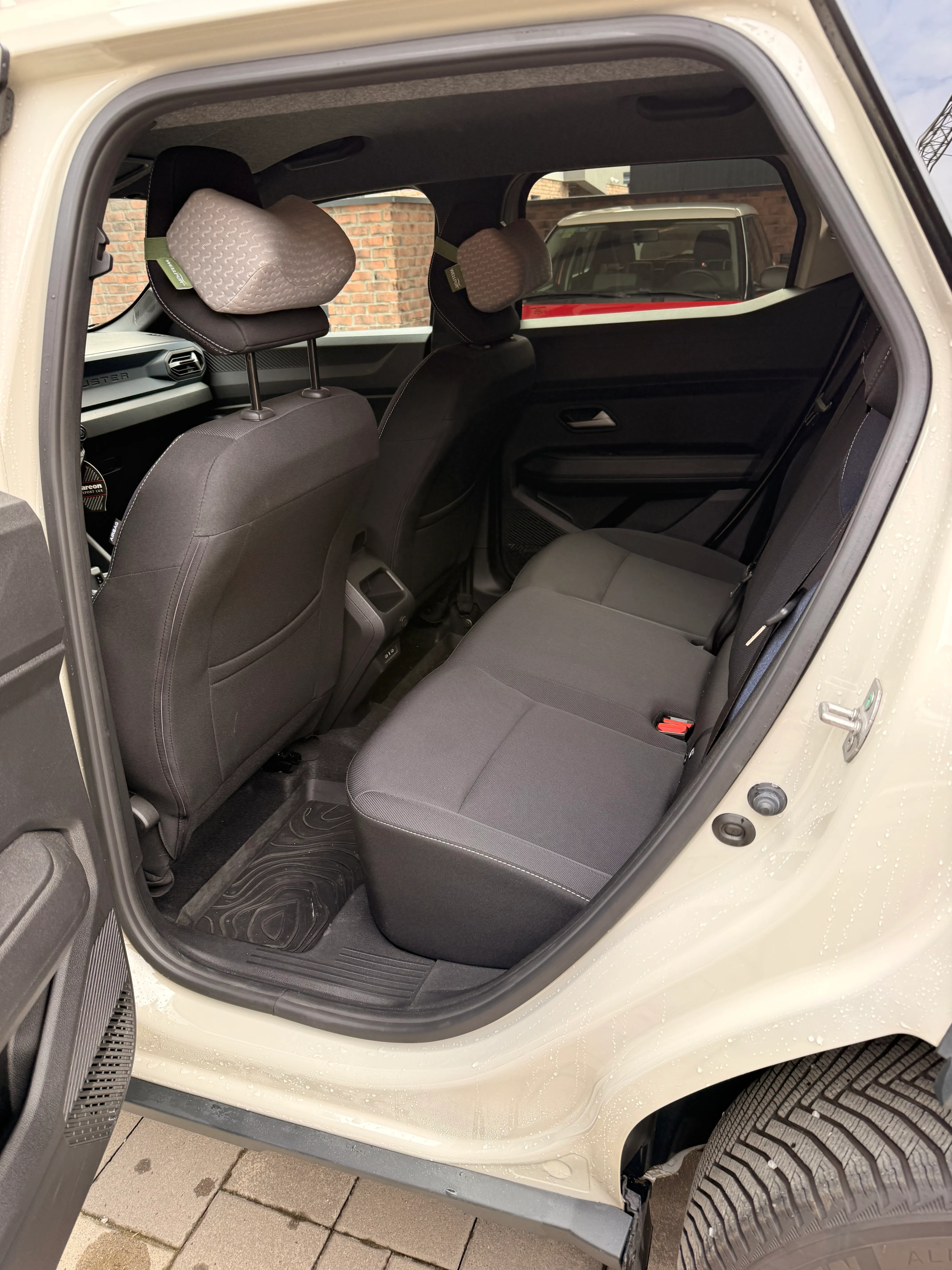 prodajem dacia duster 3 hybrid - slika 7