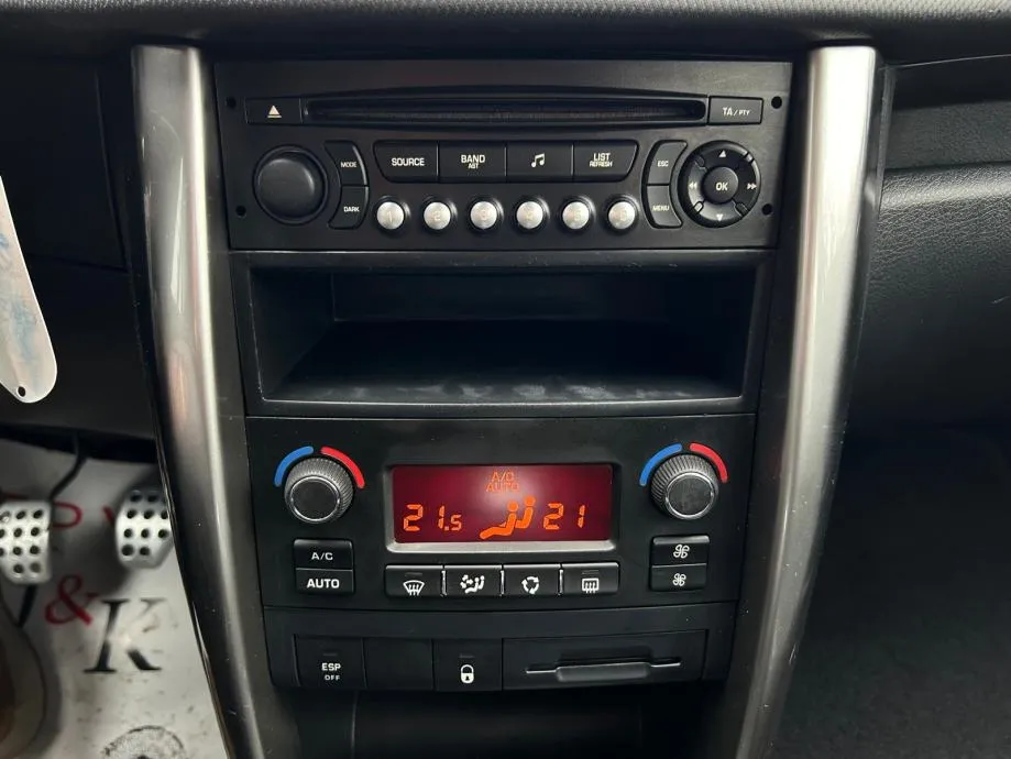 peugeot 207 sport 1,4 vti + plin - 2011 - garancija - reg 1 god !!! - slika 14