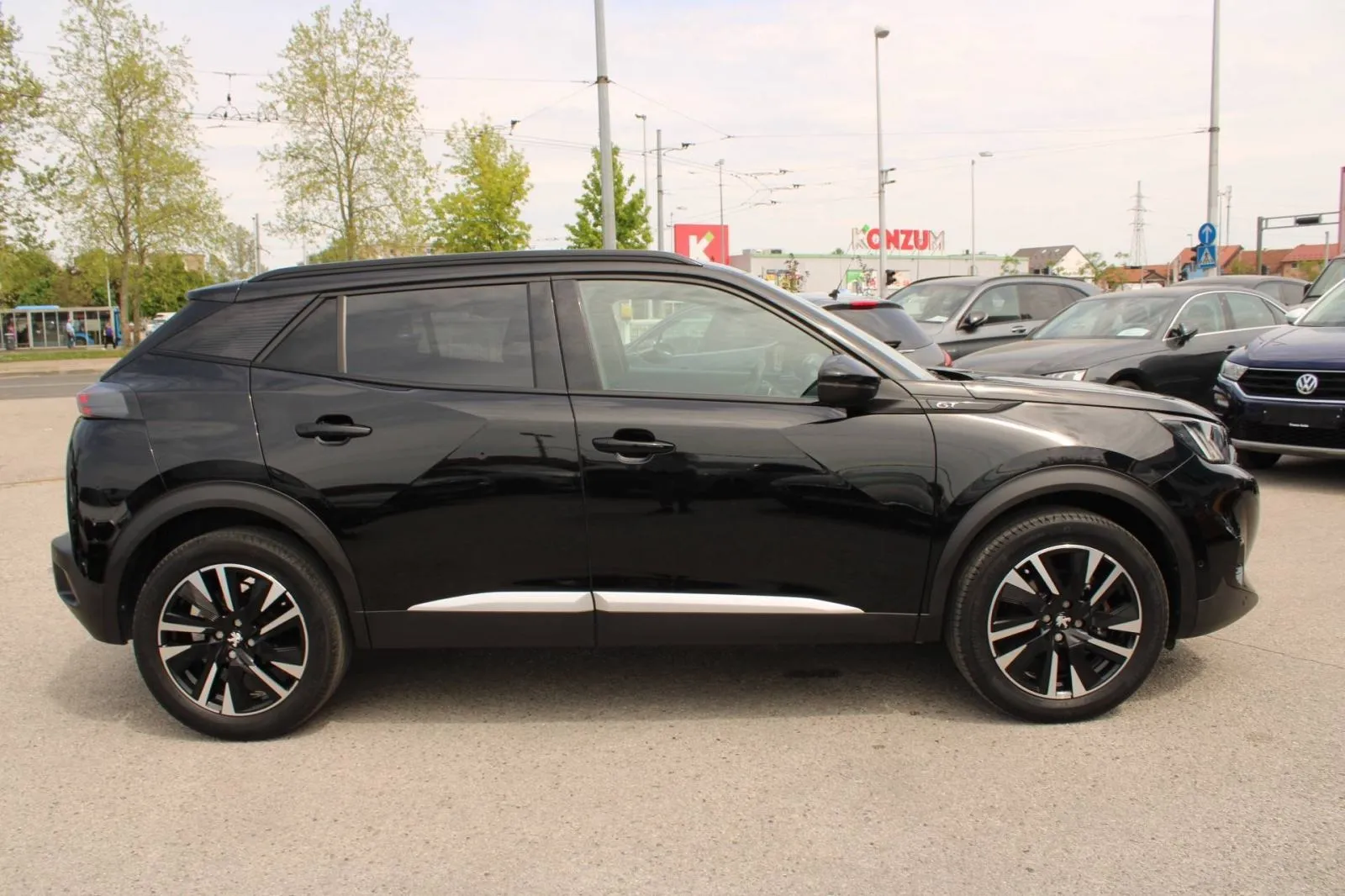 peugeot 2008 155 gt line automatik *panorama, led, kamera* - slika 4
