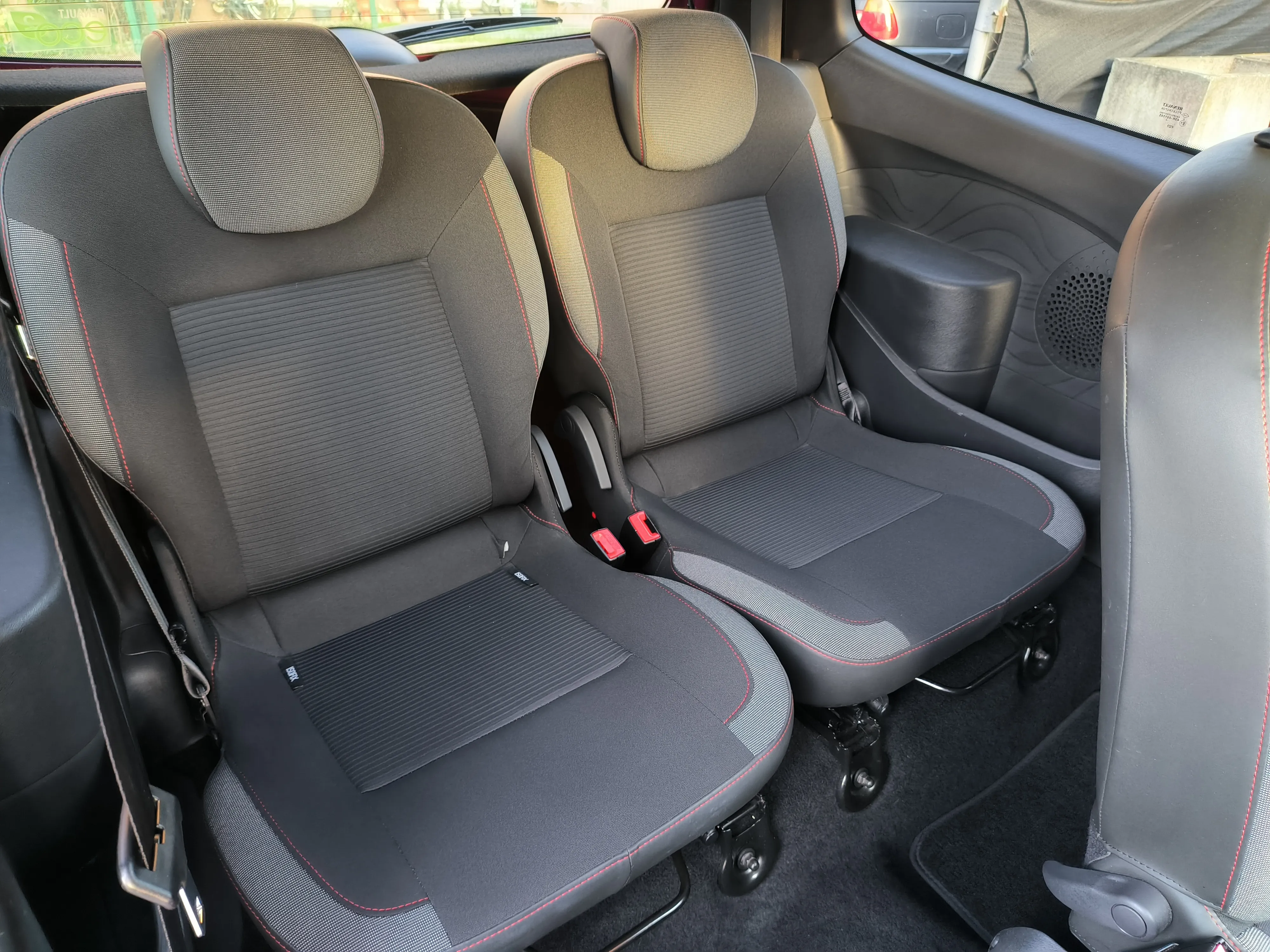 renault twingo 1,2 dynamique, v. servis, jamstvo, reg. 1 godinu - slika 14