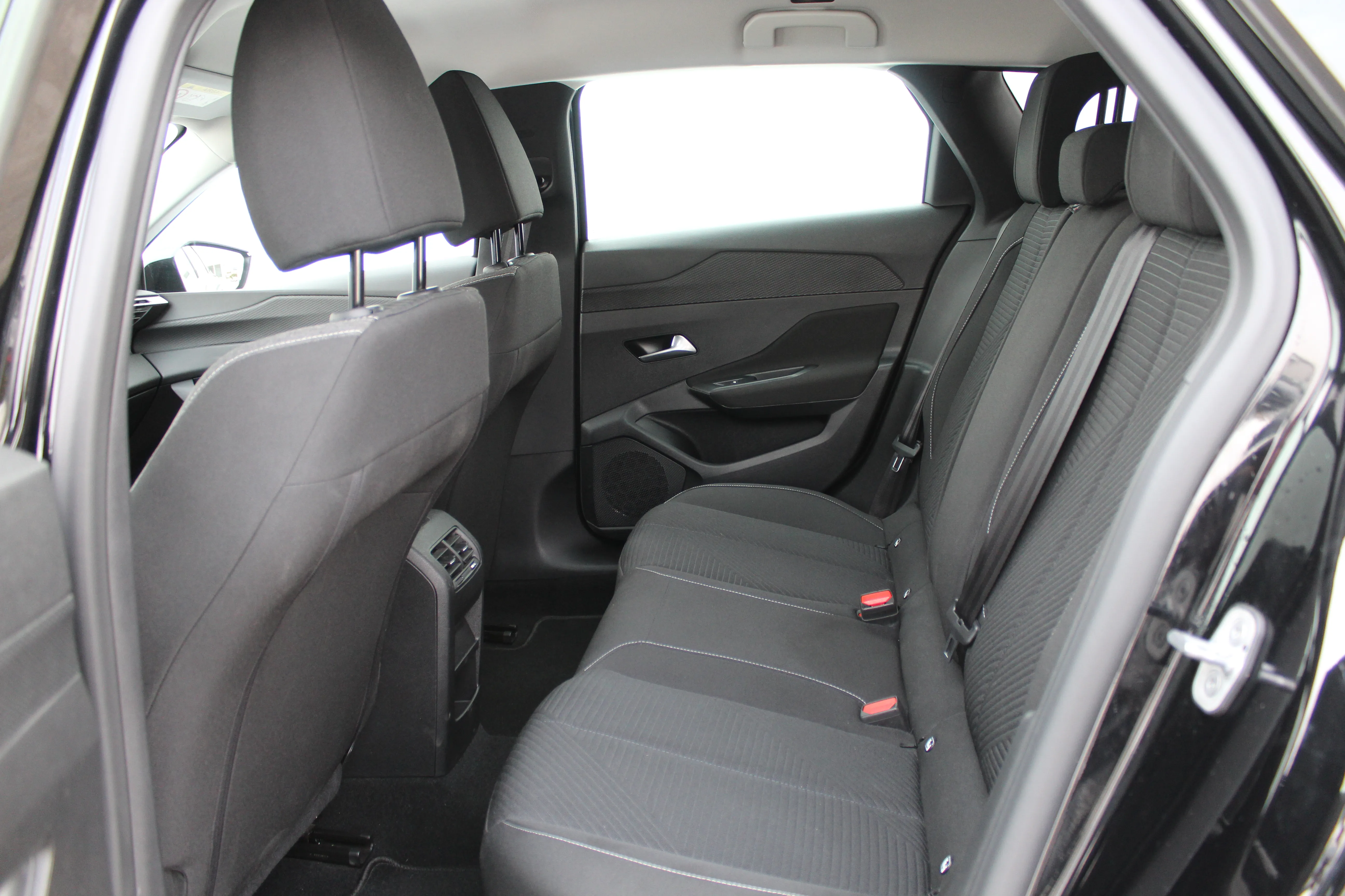 13058 peugeot 308 sw 1,2 puretech 110 s&s active - slika 11