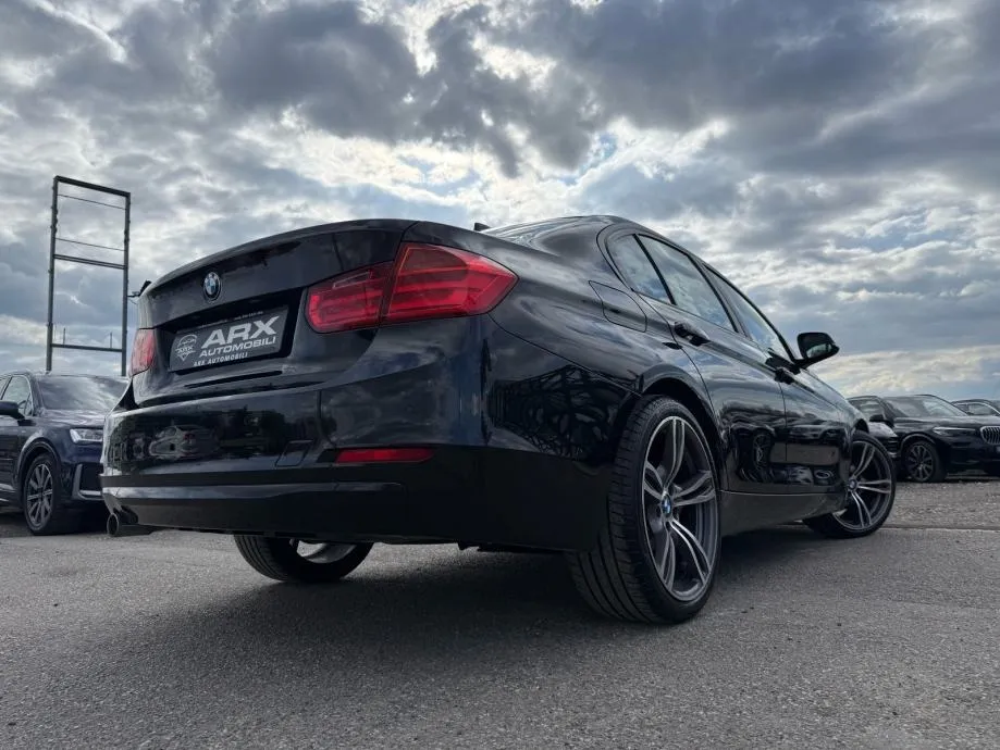 bmw 318d automatik °navigacija°koža°keyless°grijanje sj.°reg:11/2026° - slika 20