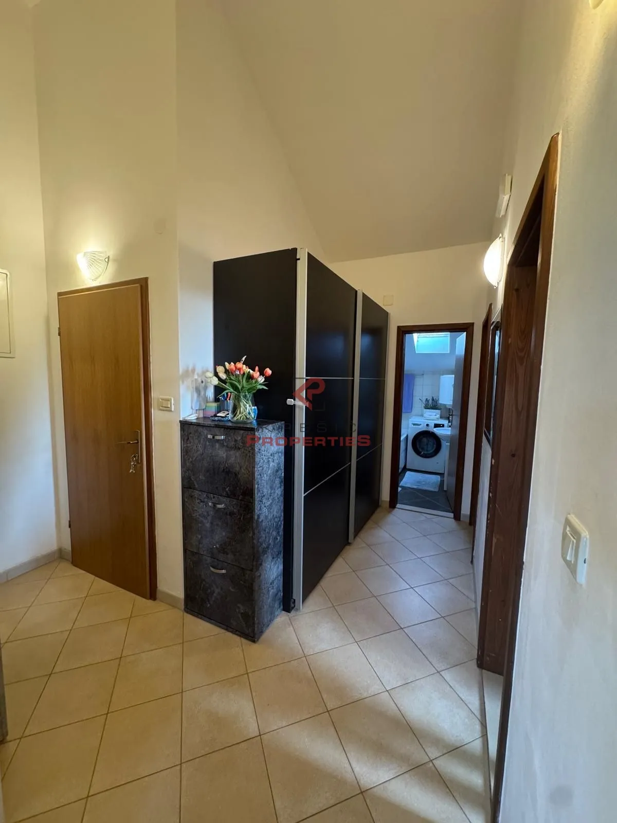 dvosobni stan s prelijepim pogledom na more - slika 3