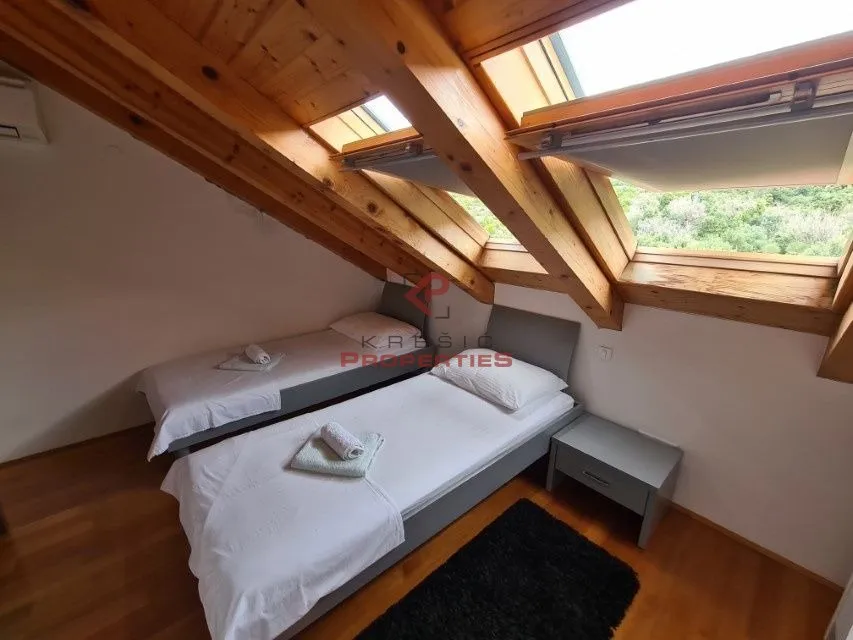 vila s tri odvojena stana u cavtatu - slika 27