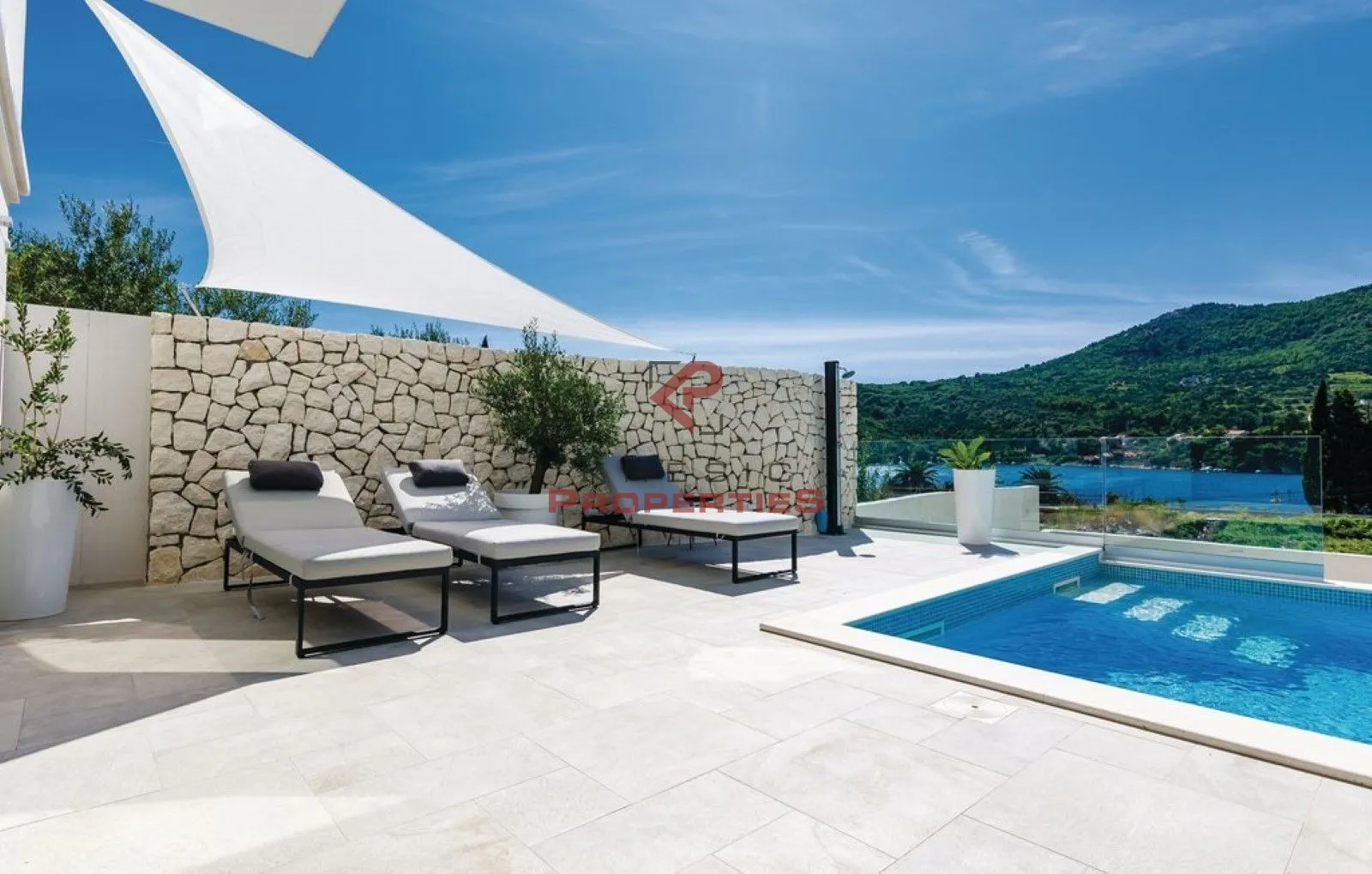 vila s bazenom u zatonu - slika 26
