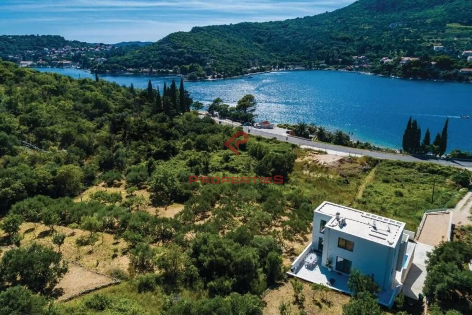 vila s bazenom u zatonu - slika 7