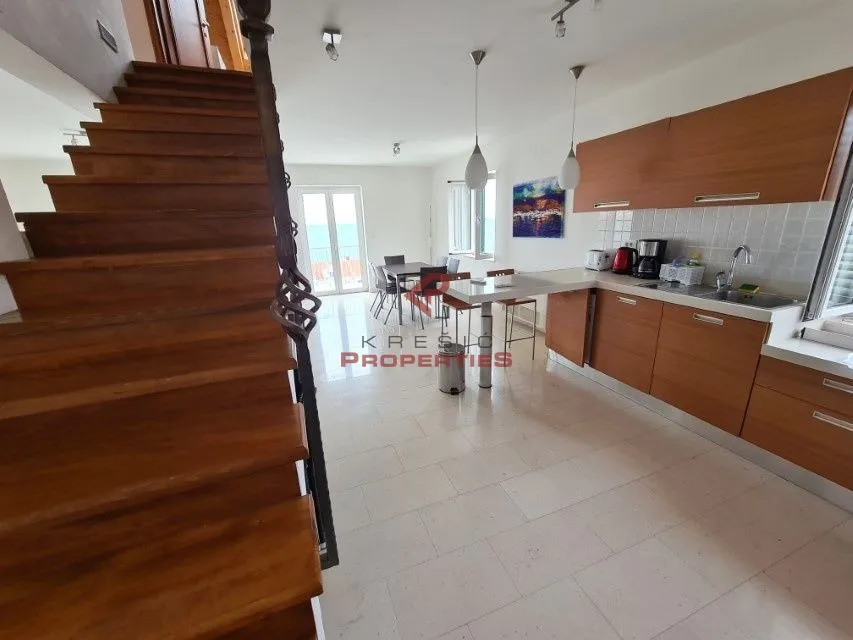 vila s tri odvojena stana u cavtatu - slika 24