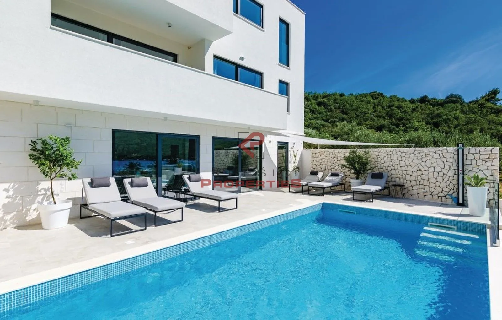 vila s bazenom u zatonu - slika 24