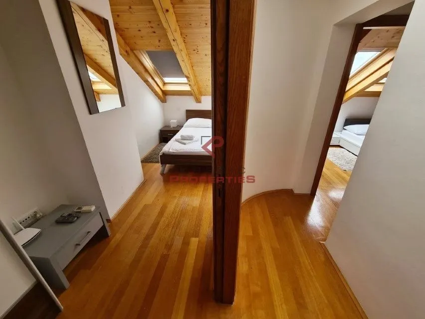 vila s tri odvojena stana u cavtatu - slika 26