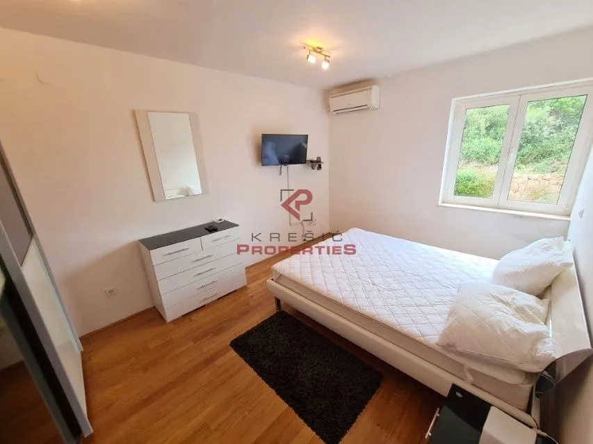 vila s tri odvojena stana u cavtatu - slika 7