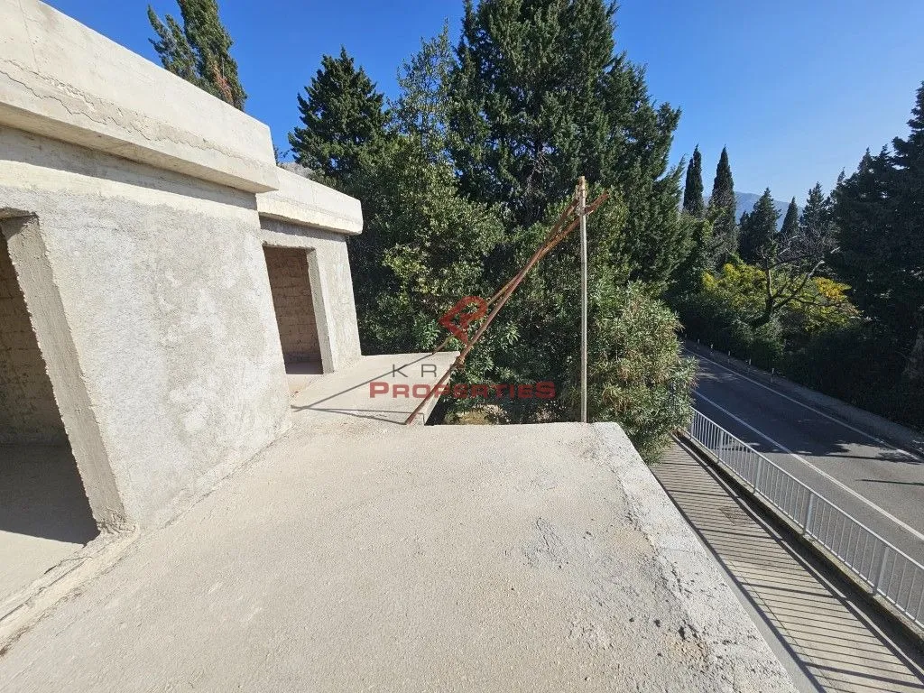 kuća prodaja mlini 350 m2 - slika 15