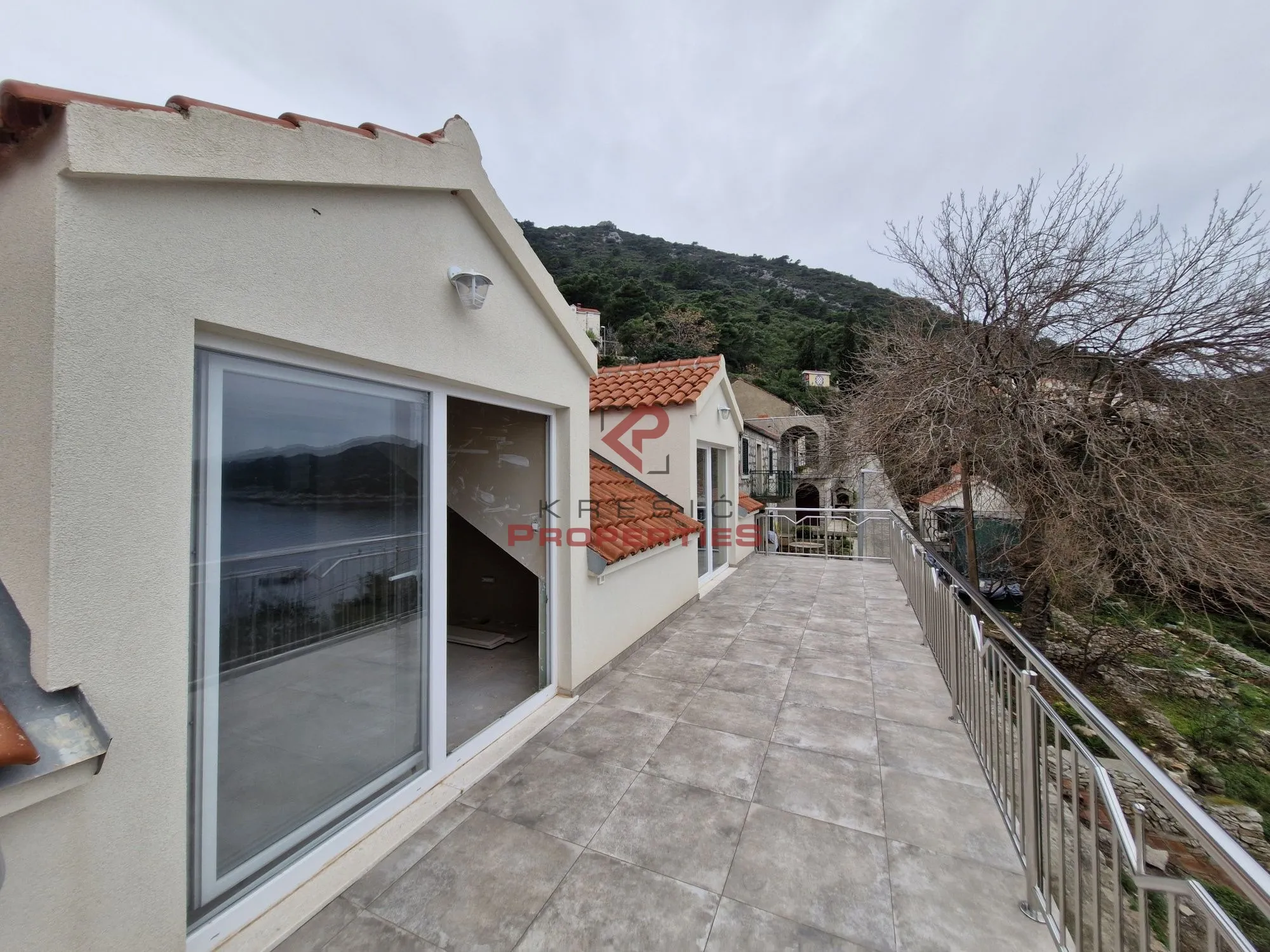 prelijepa kuća s pogledom, sobra - slika 12