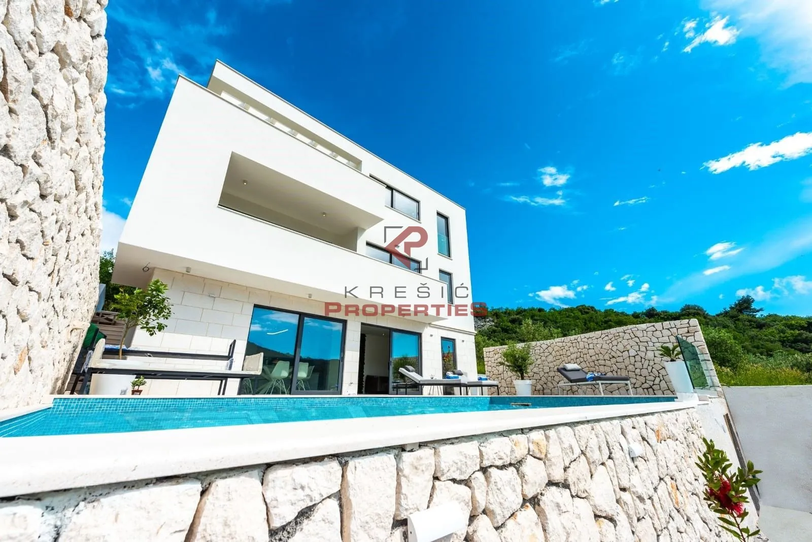 vila s bazenom u zatonu - slika 27