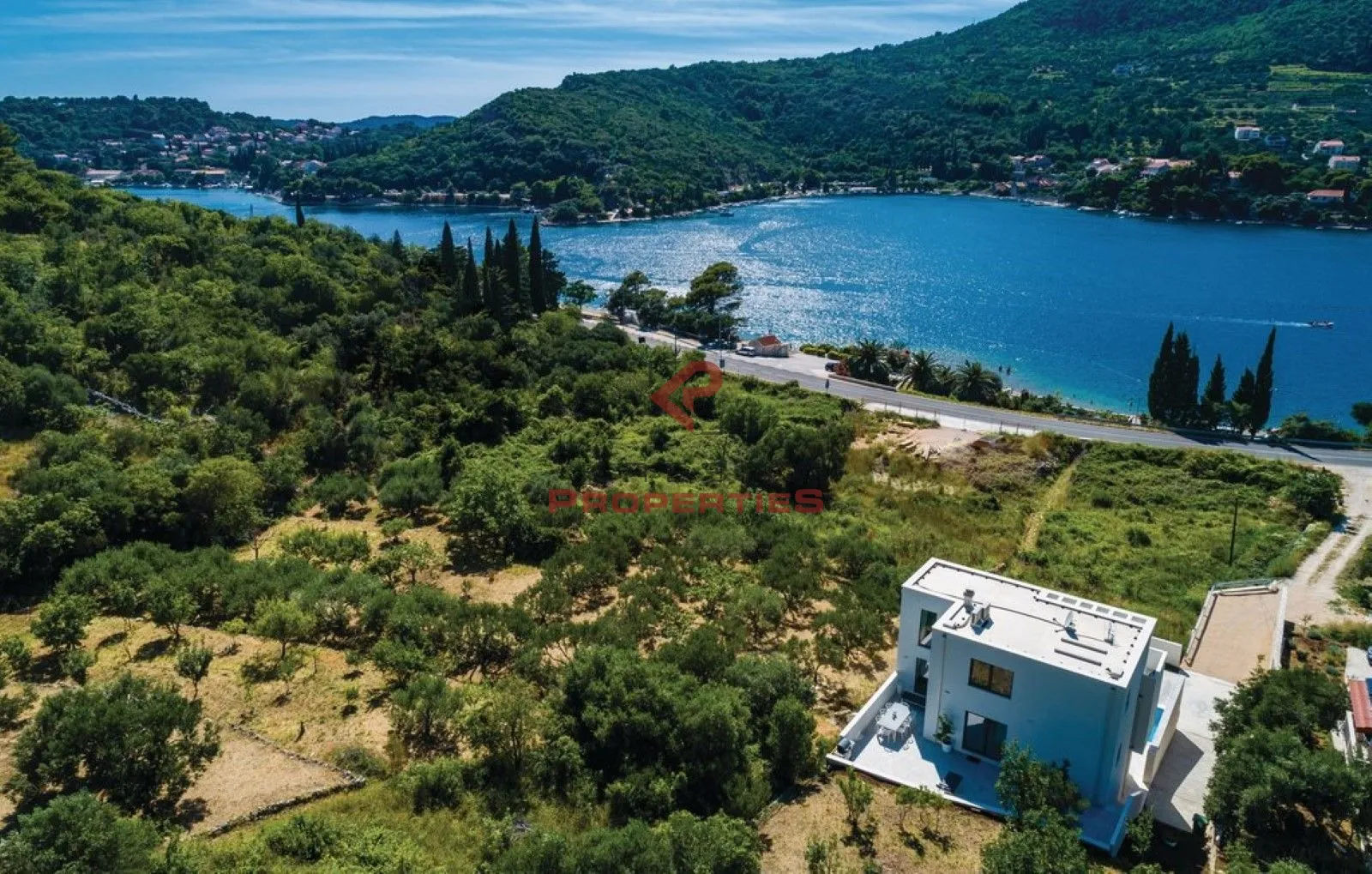 vila s bazenom u zatonu - slika 22