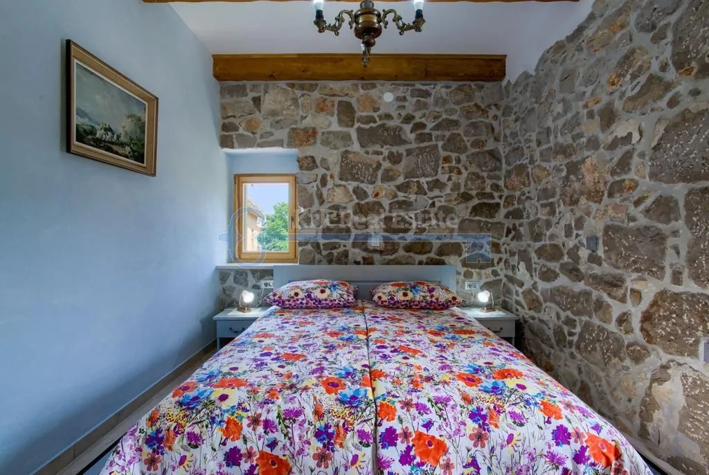 garica - samostojeća vila sa bazenom - slika 16