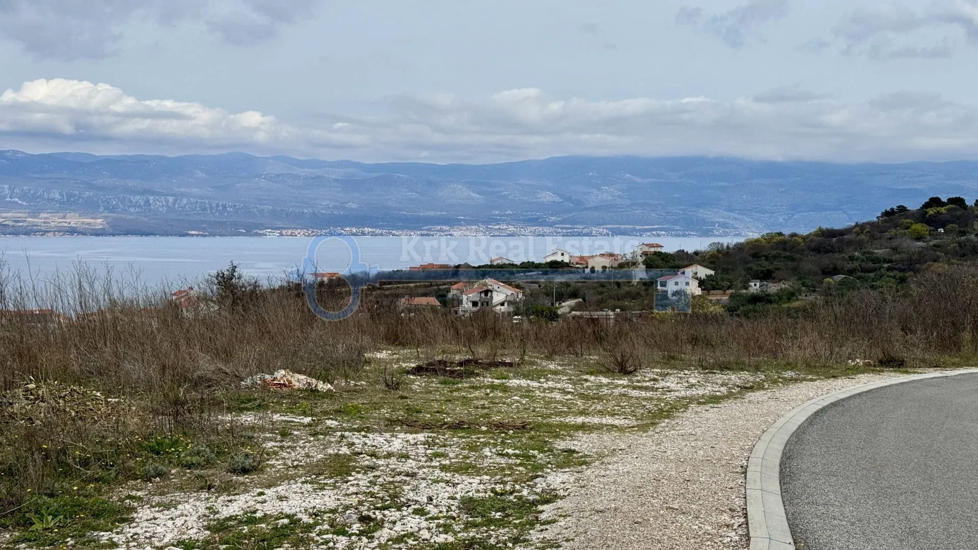 vrbnik - veliko građevinsko zemljište - slika 2