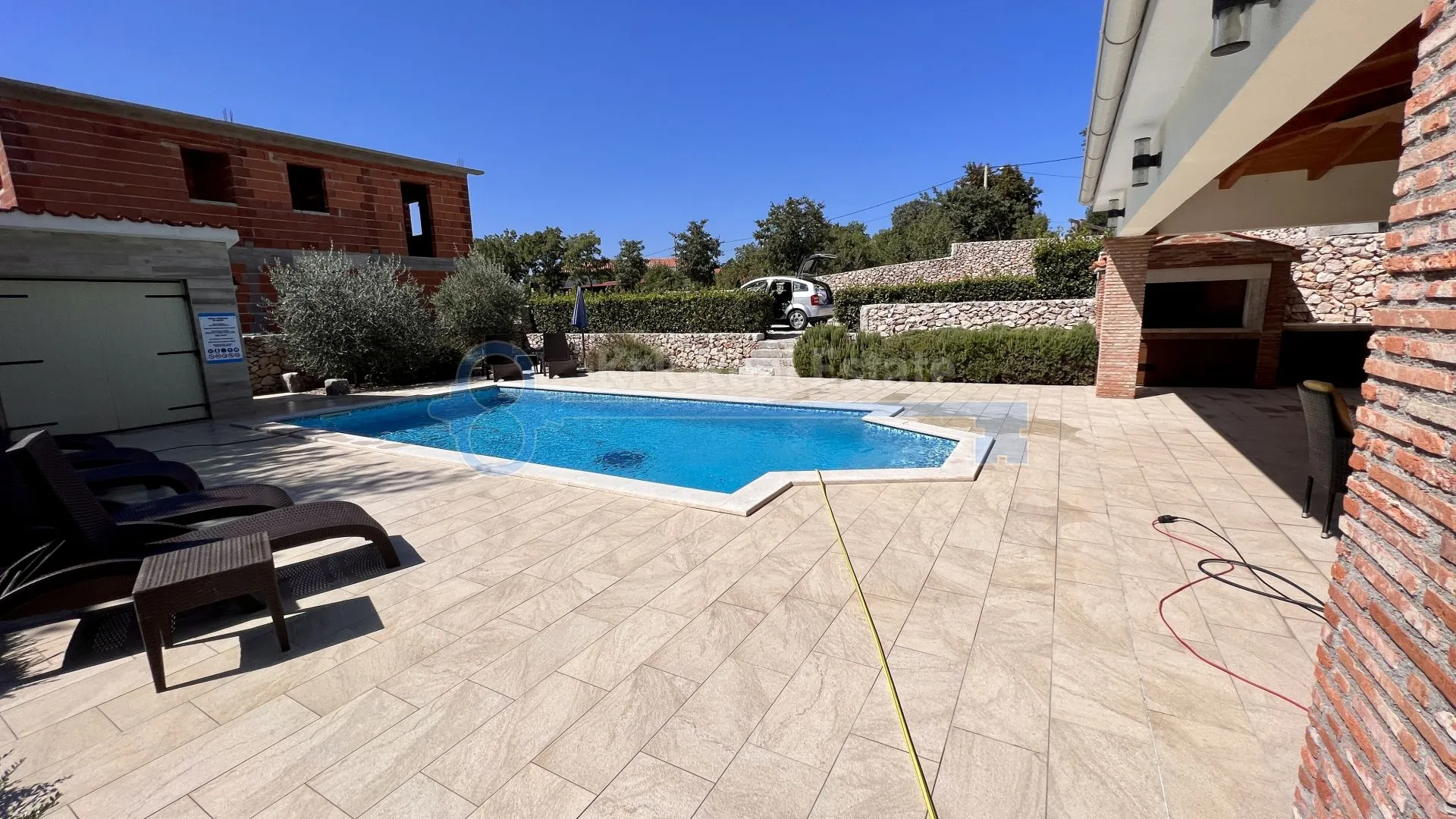 garica - samostojeća vila sa bazenom - slika 4