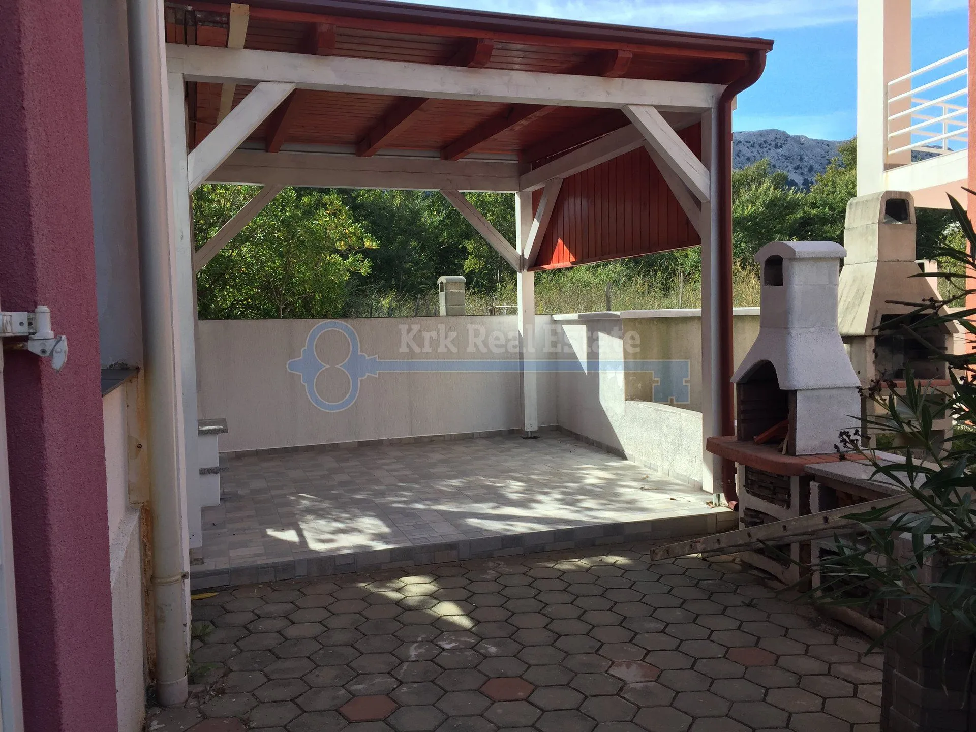 baška - dvoetažni apartman u villi blizu plaže - slika 3