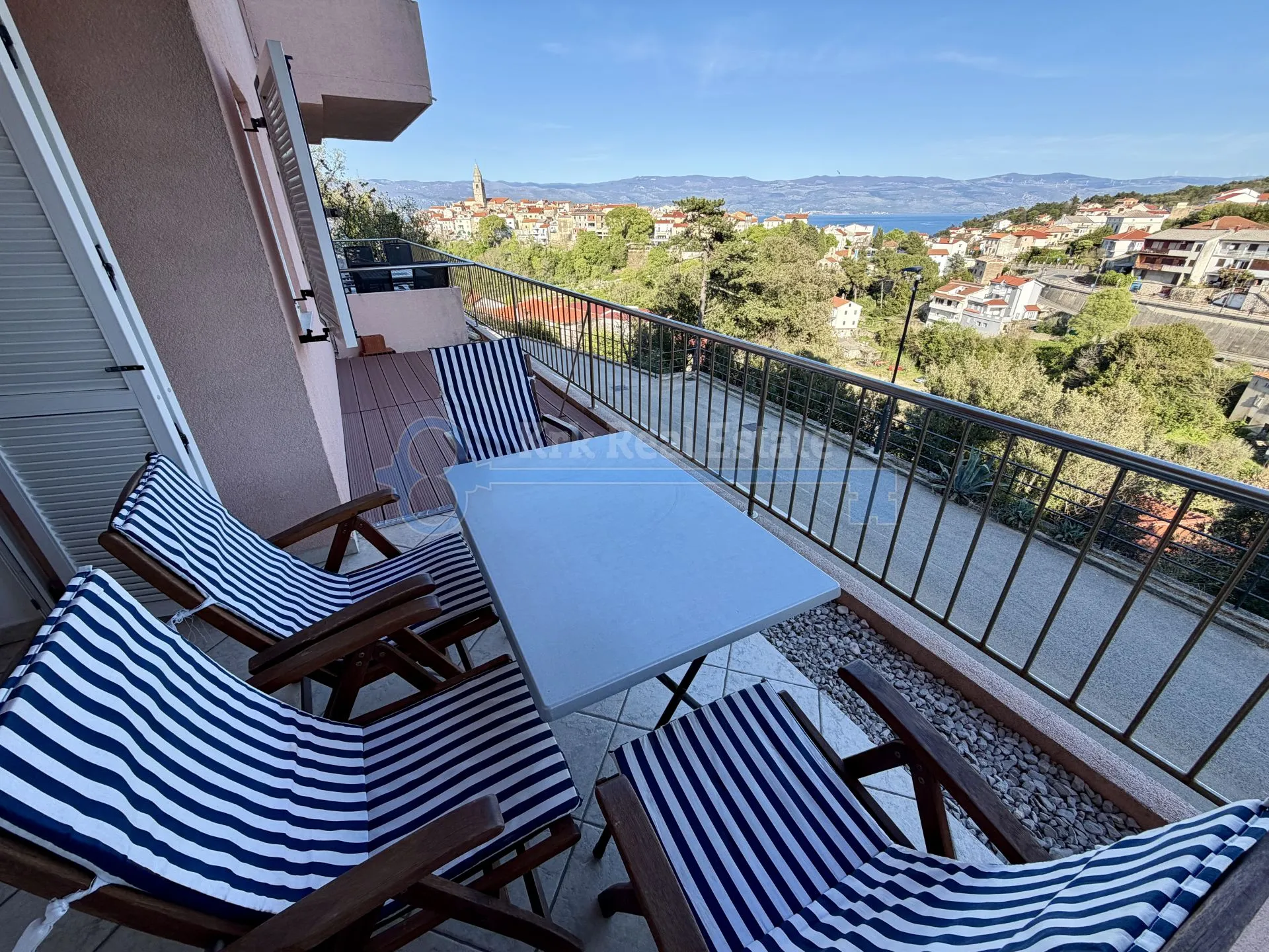vrbnik - apartman s pogledom na more - slika 16