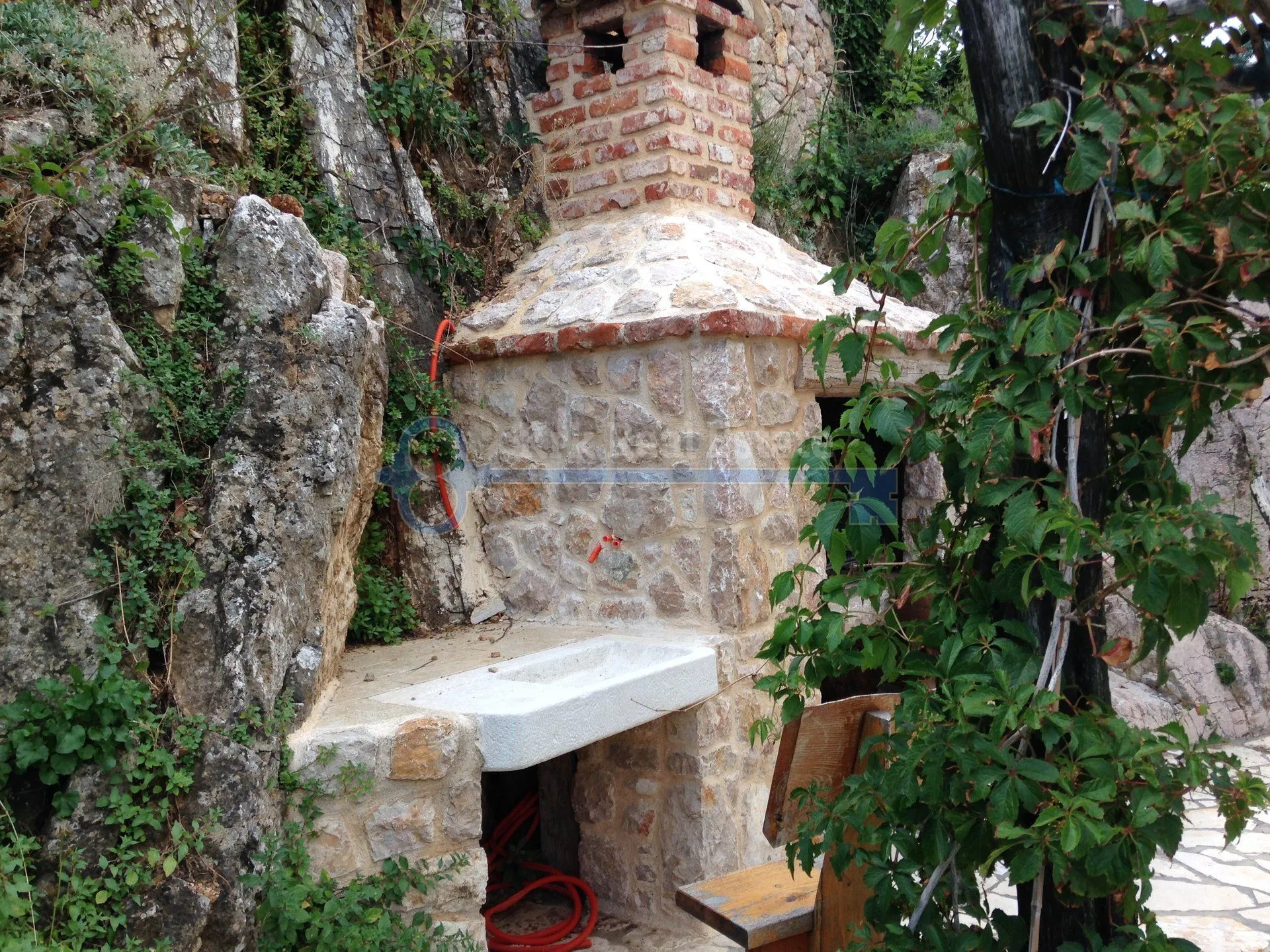 vrbnik - samostojeća renovirana kamena kuća na stijeni neposredno iznad mora - slika 10