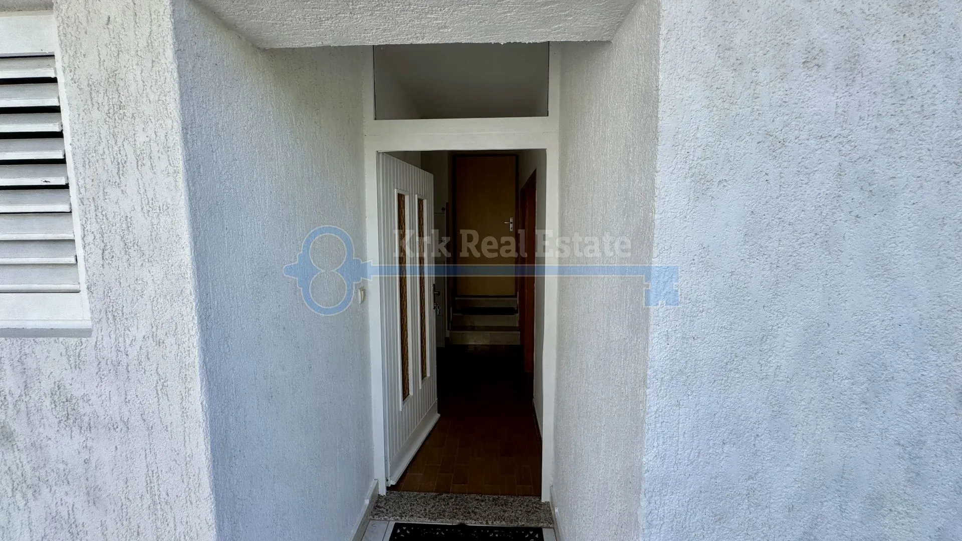 krk - kuća sa tri stambene jedinice blizu centra - slika 25