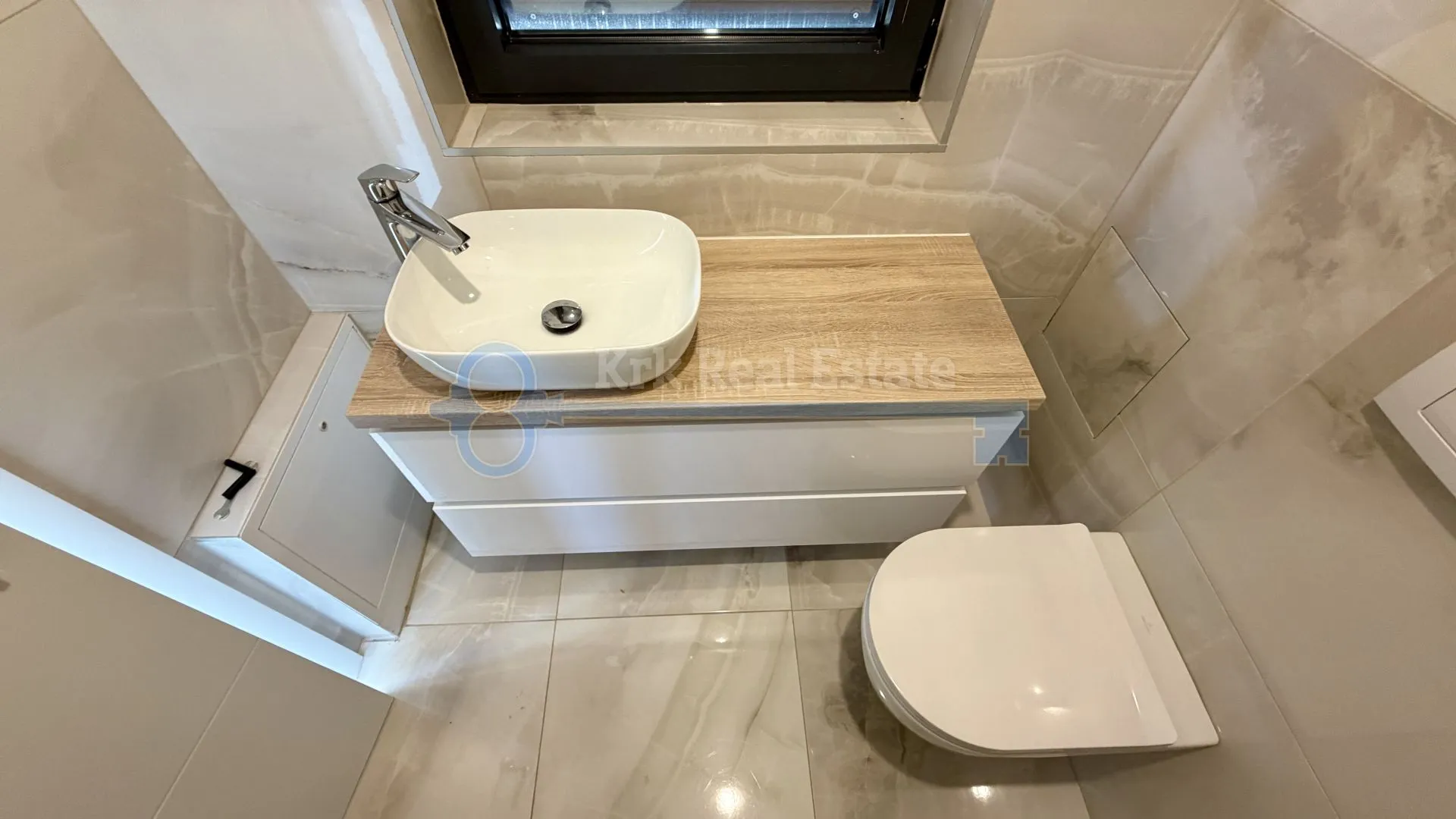 krk - dvoetažni apartman sa krovnom terasom - slika 28
