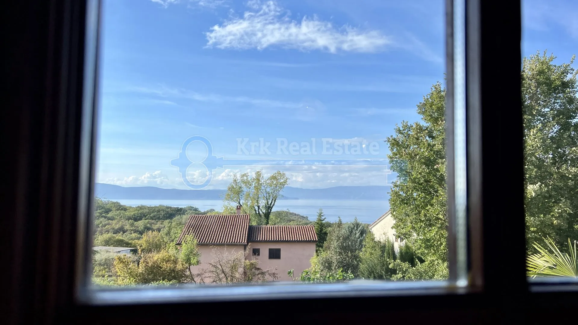 njivice - kuća sa tri apartmana i velikom okućnicom - slika 26