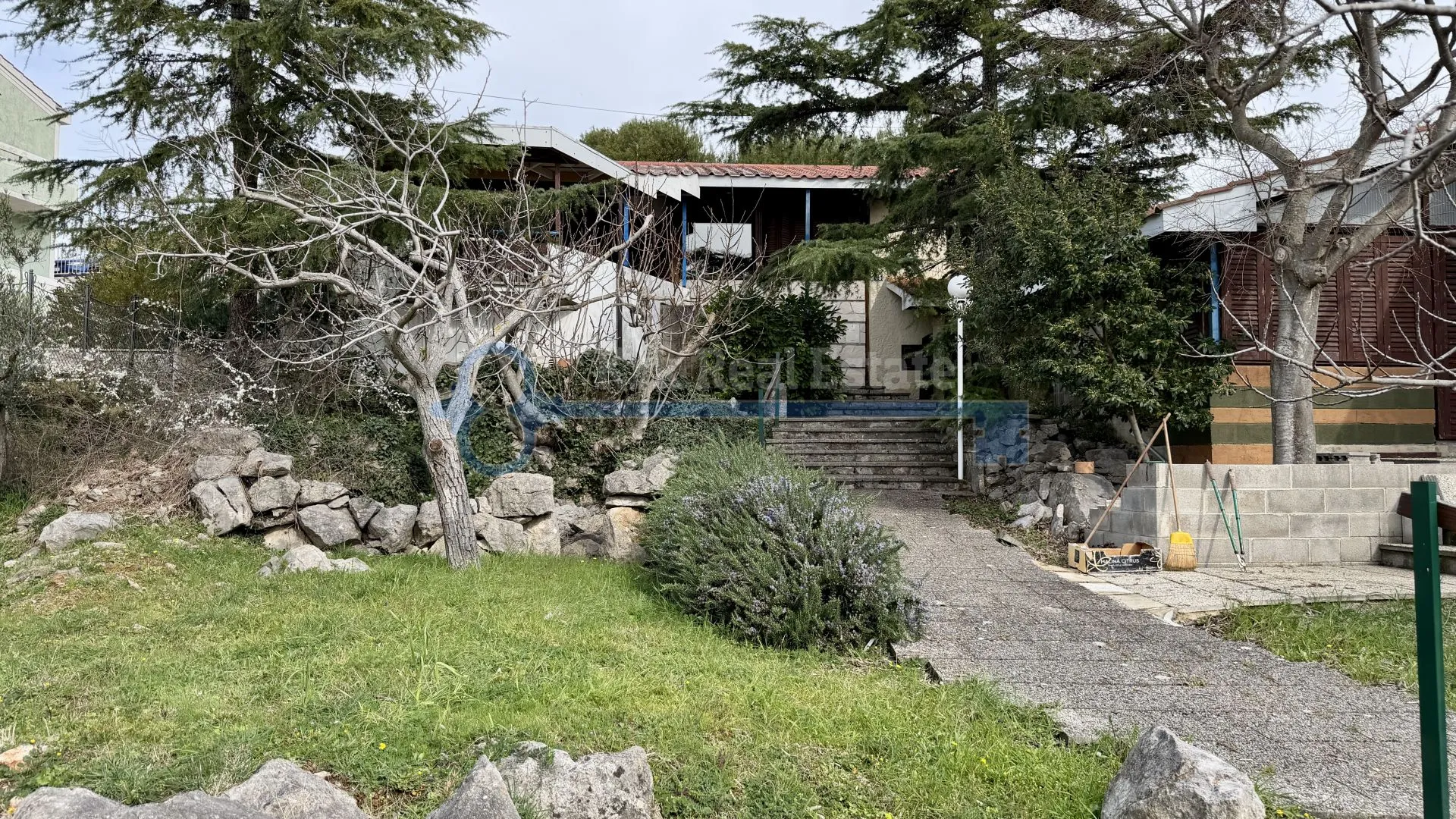 punat - kuća prizemnica sa velikom okućnicom - slika 35