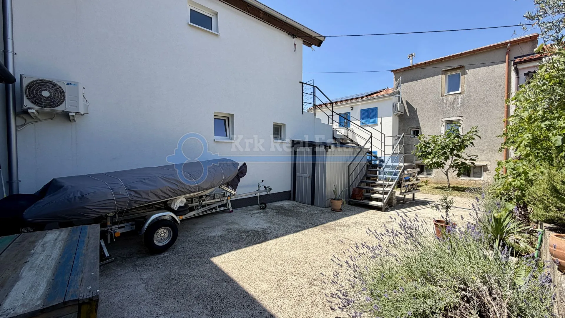 punat - apartman na 1. katu sa okućnicom - slika 2