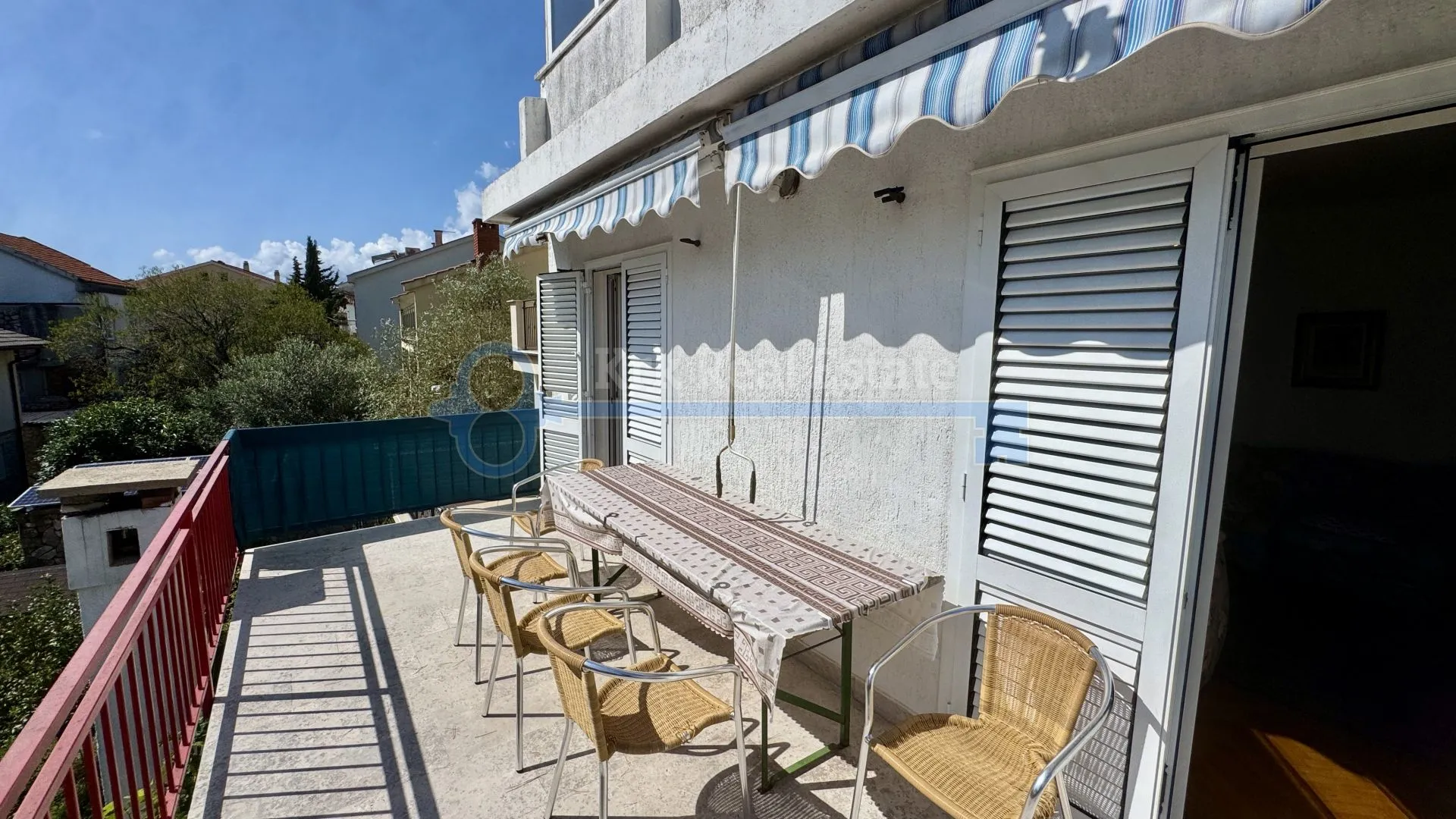 krk - kuća sa tri stambene jedinice blizu centra - slika 41