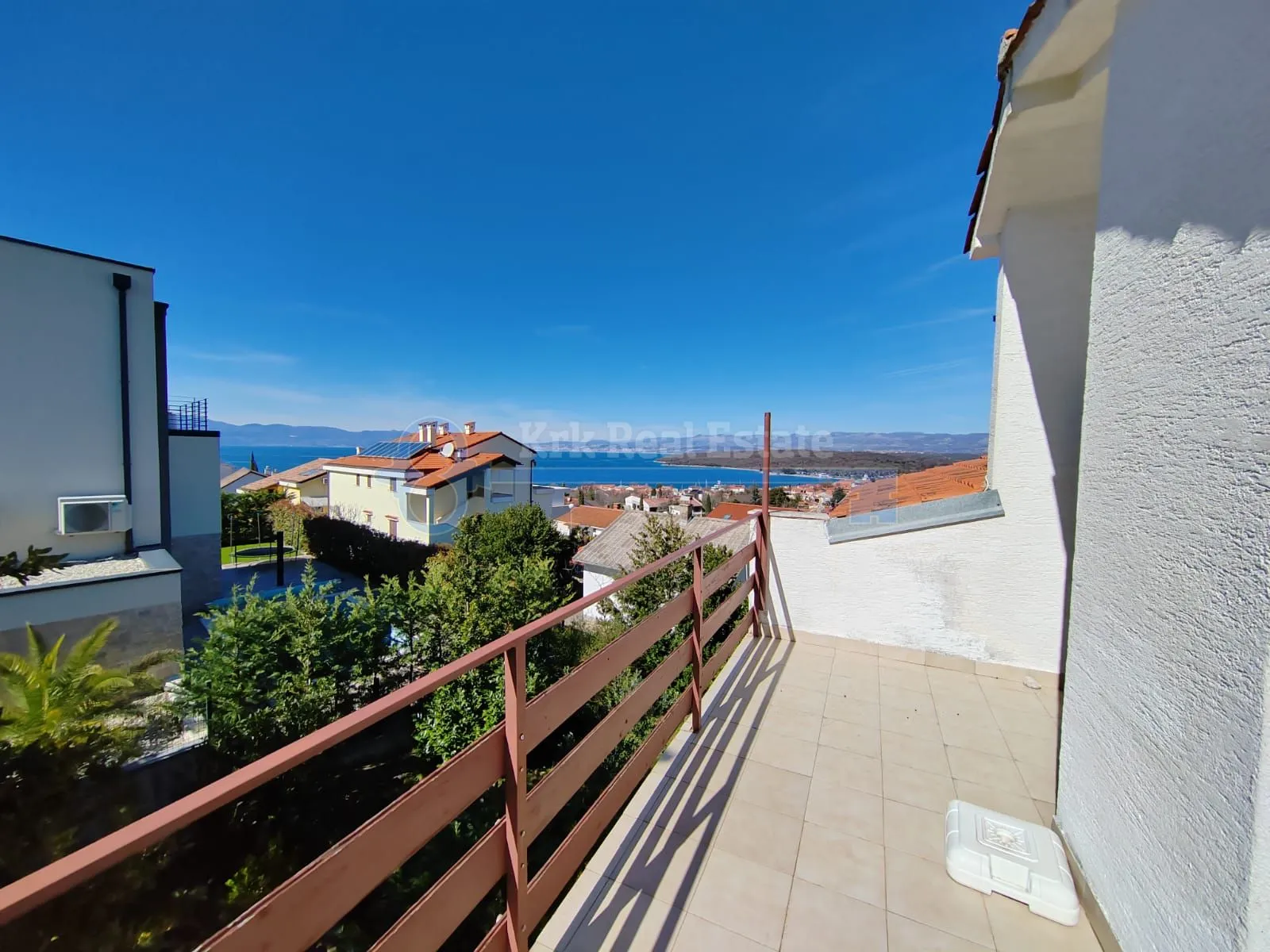 njivice-kuća sa uređenom okućnicom - slika 13
