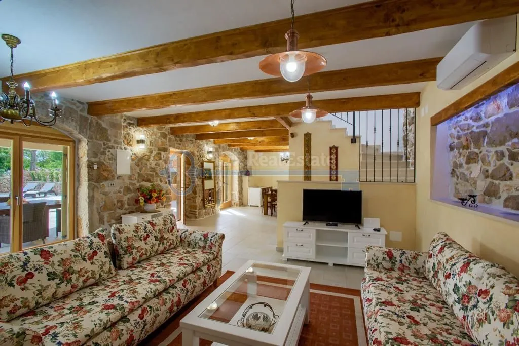 garica - samostojeća vila sa bazenom - slika 8