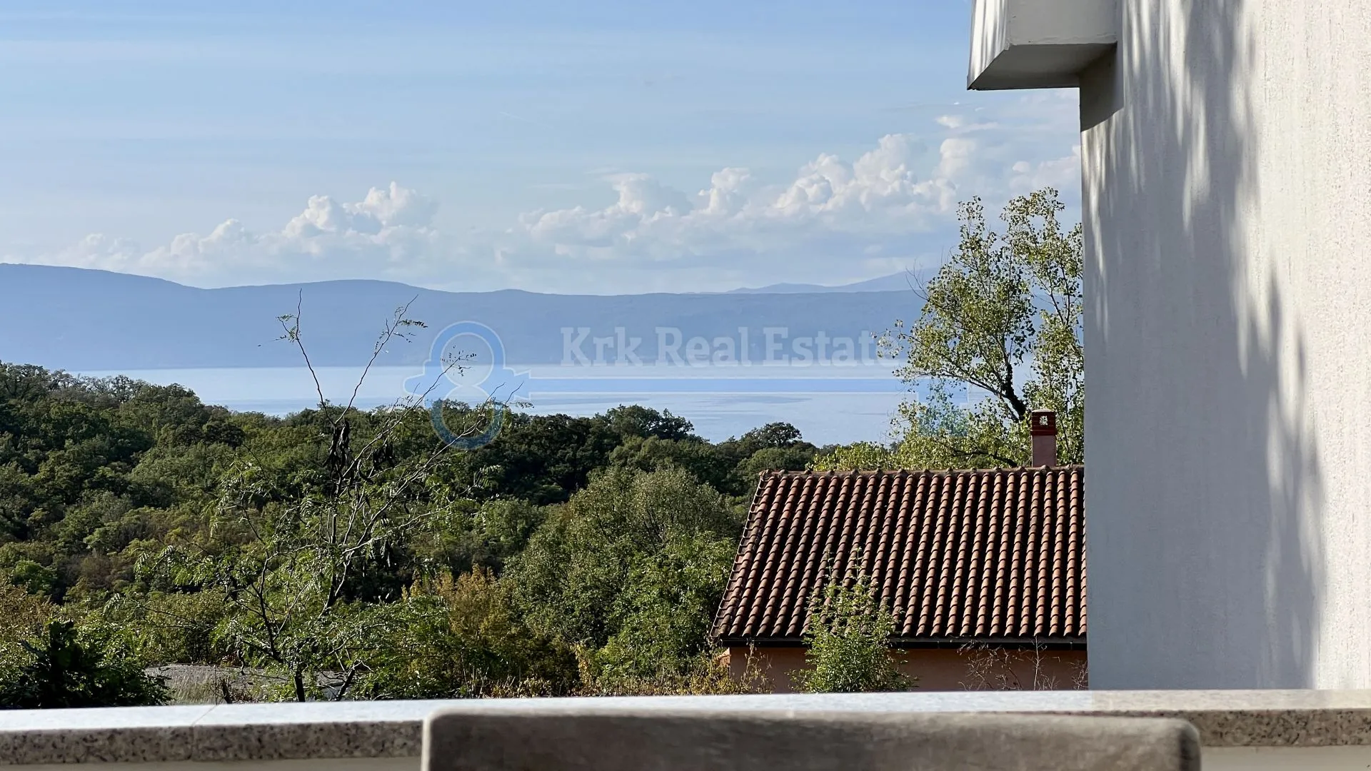 njivice - kuća sa tri apartmana i velikom okućnicom - slika 21