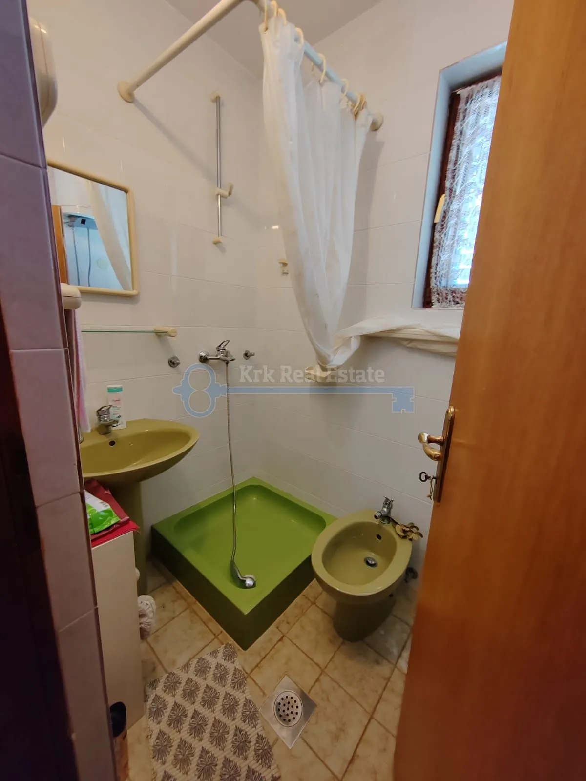 njivice-kuća sa uređenom okućnicom - slika 17