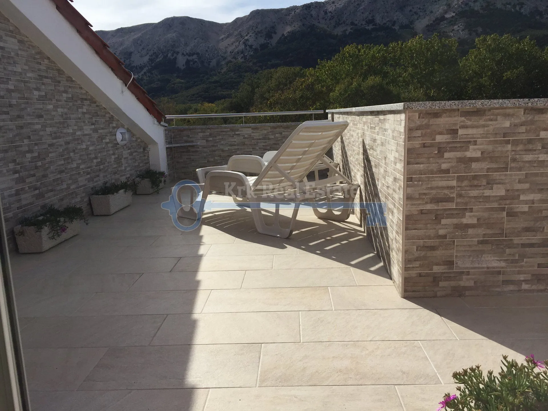 baška - dvoetažni apartman u villi blizu plaže - slika 28