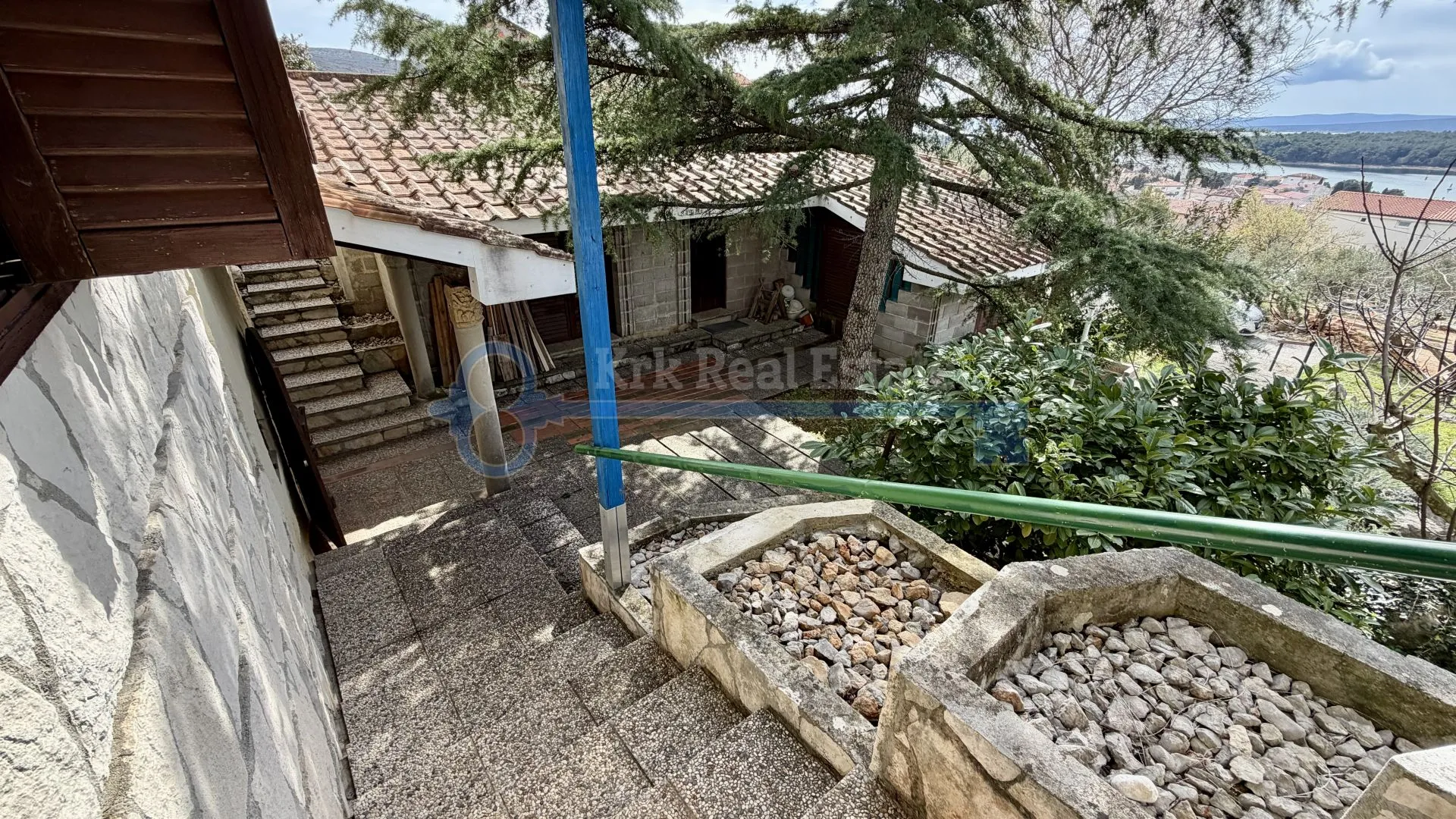 punat - kuća prizemnica sa velikom okućnicom - slika 17