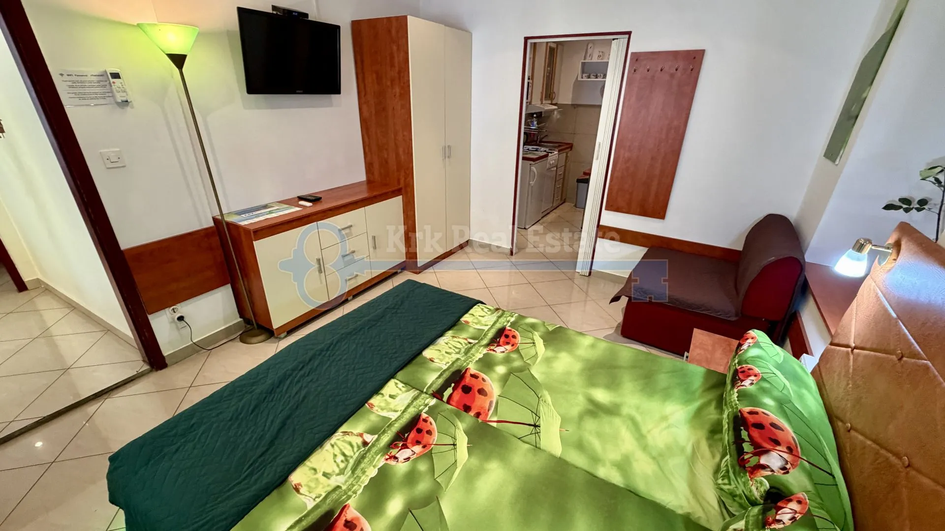 punat-kamena apartmanska kuća sa 6 apartmana - slika 13