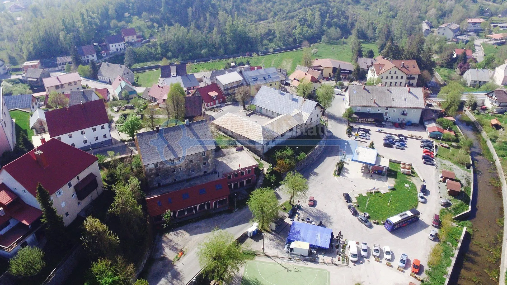 fužine - samostojeći objekt s poslovnim prostorima - slika 18
